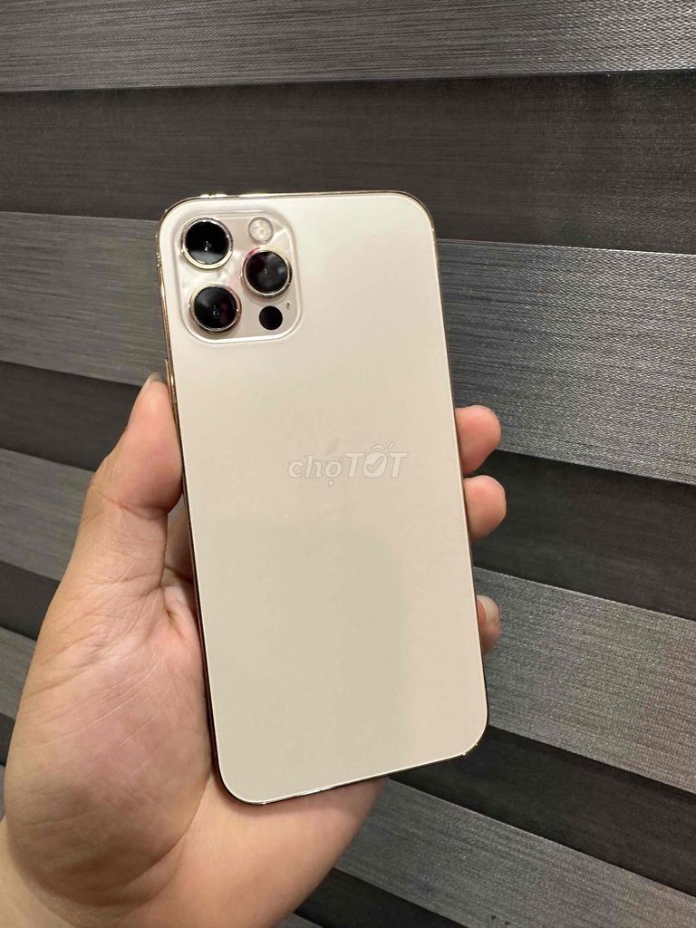Apple iPhone 12 Pro 128GB Vàng. Mua bán Điện thoại tại Quận Đống Đa Hà Nội được đăng bởi Ng Hoang Anh hình 1