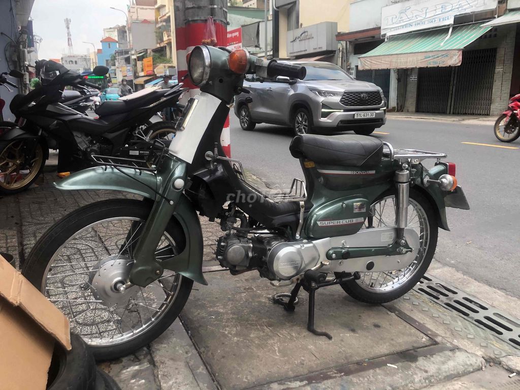 Honda Super Cub 50 куб. см, зеленый бензин