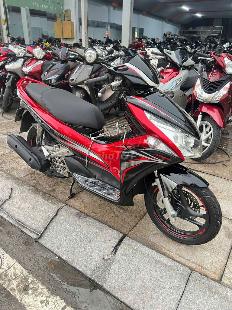 Honda Air Blade FI 2012 черно-красный