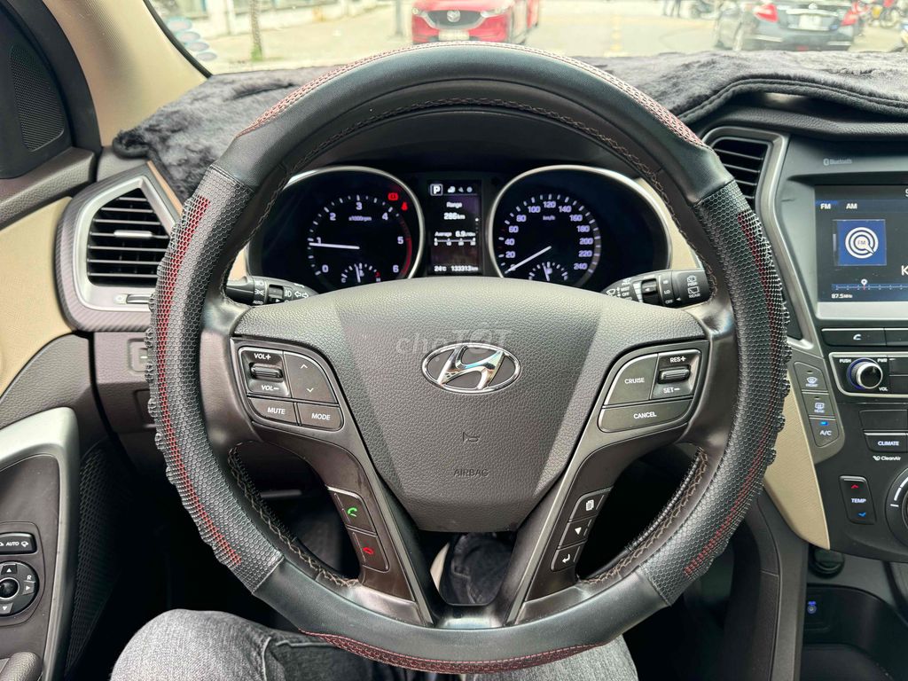Hyundai Santa Fe 2018 2.2L 4WD - 133333 km. Mua bán Ô tô tại Quận Hà Đông Hà Nội được đăng bởi Đoàn Minh Tiến hình 12
