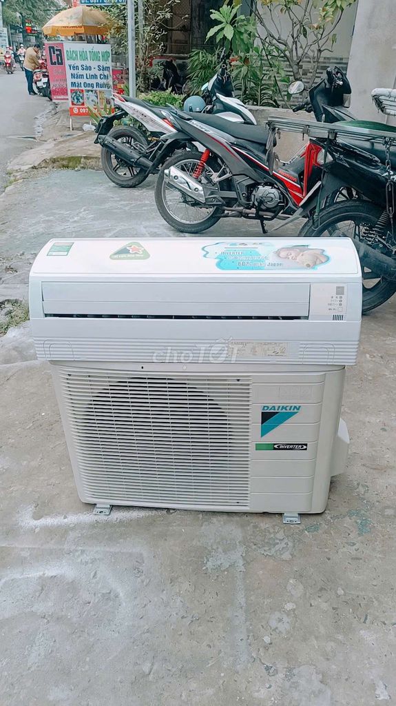 Máy lạnh Daikin 1hp inverter zin đẹp