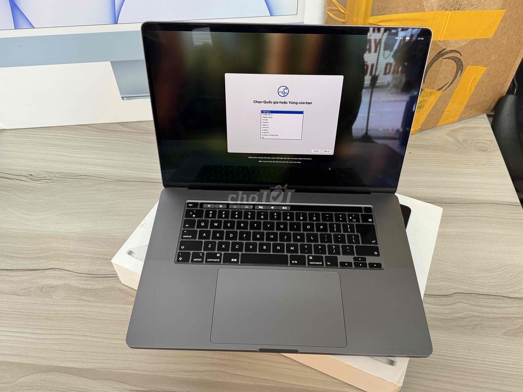 Mac Pro 2019 - 16 inch , i7/ 16 GB - 512 GB - 4 gb