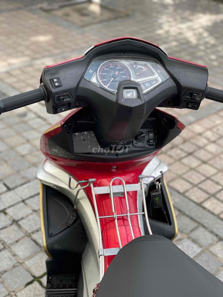 Air Blade Fi 2010 khoá Smatkey trả 8tr9 nhận xe. Mua bán Xe máy tại Quận 7 Tp Hồ Chí Minh được đăng bởi Dương Đạt hình 2