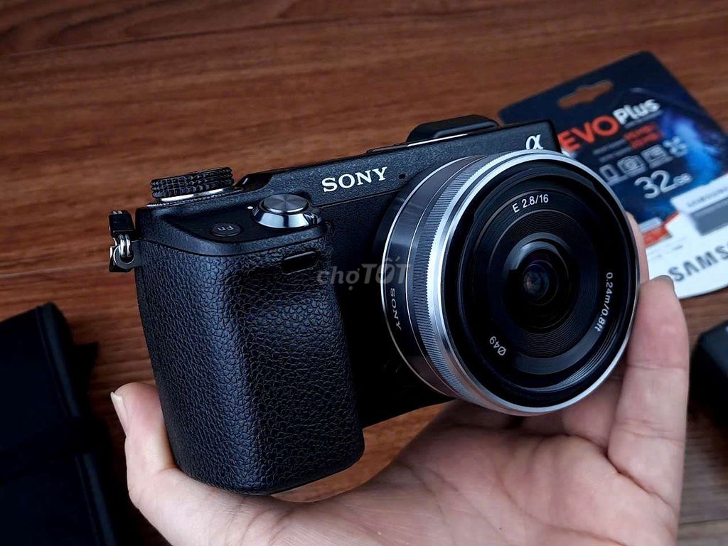 Sony Nex 6 + Lens 16F2.8