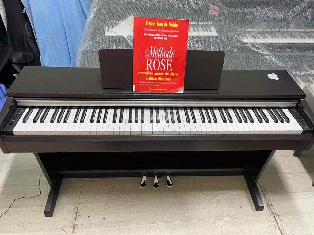 đàn piano yamaha Arius YDP142