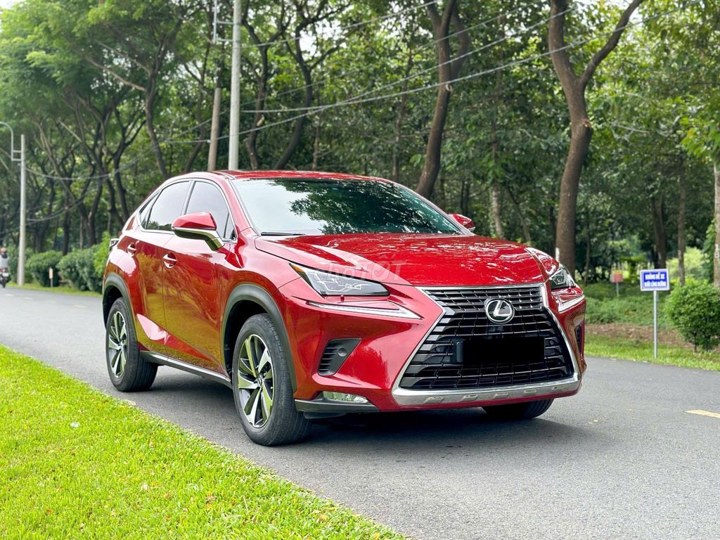 Lexus NX300 model 2020 đi ít 31000 km xe như mới