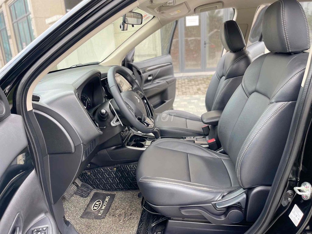 Mitsubishi Outlander Cvt 2020- 65.000km. Mua bán Ô tô tại Quận Long Biên Hà Nội được đăng bởi Mr Tài Oto hình 8