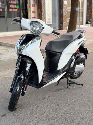 SH Mode Trắng Đen Sporty. Mua bán Xe máy tại Thành phố Buôn Ma Thuột Đắk Lắk được đăng bởi Hoàng Quang