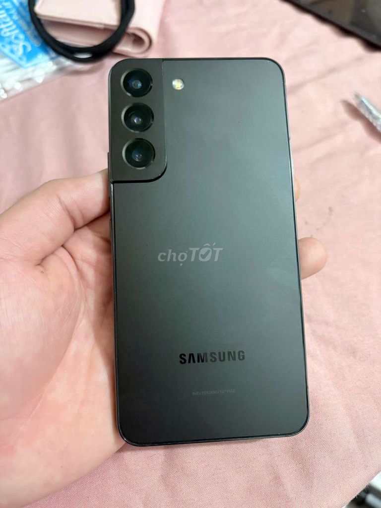 Samsung Galaxy S22 5G Đen Mỹ. Mua bán Điện thoại tại Quận Liên Chiểu Đà Nẵng được đăng bởi Thắng Đại Lộc hình 1