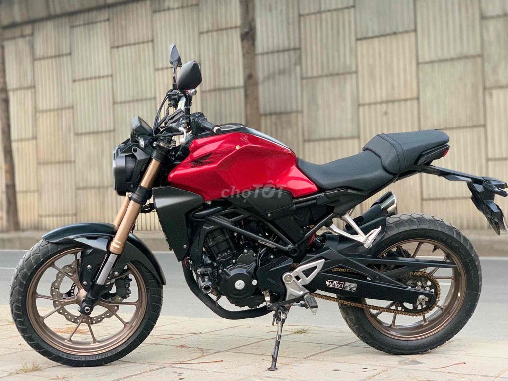 HONDA CB300R motor pkl xe lướt đẹp mới tinh bs 29. Mua bán Xe máy tại Quận Cầu Giấy Hà Nội được đăng bởi Tong motor xe may hình 4