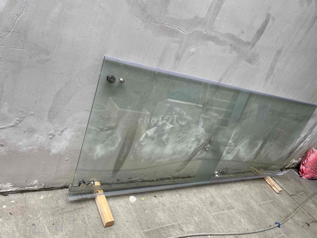 Cửa kính cường lực trượt 2m21x85cm. Mua bán Nội thất, đồ gia dụng khác tại Quận 3 Tp Hồ Chí Minh được đăng bởi Nguyễn t hình 1