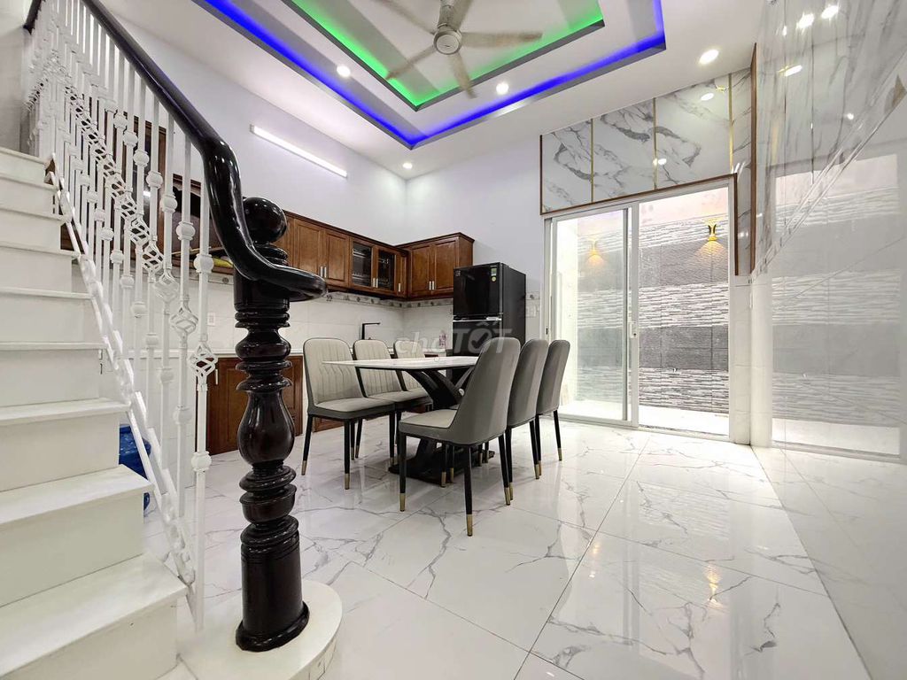hẻm xe hơi vf3 4,5x16.5m 2 lầu 3pn sân thượng Huỳnh Tấn Phát 5,25 tỷ