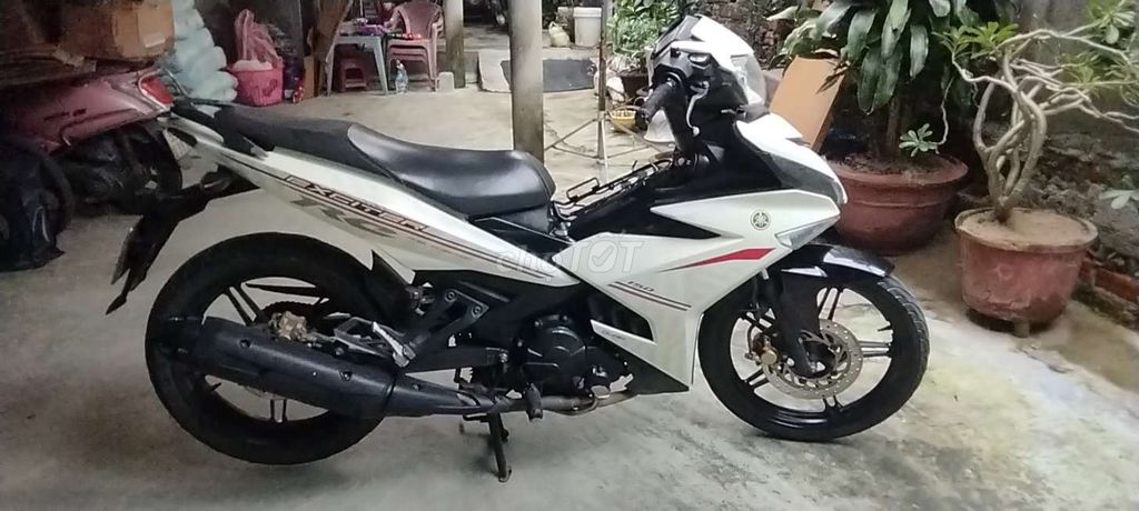 Yamaha Exciter 150 2017 Trắng đen. Mua bán Xe máy tại Quận Sơn Trà Đà Nẵng được đăng bởi Thang hình 1
