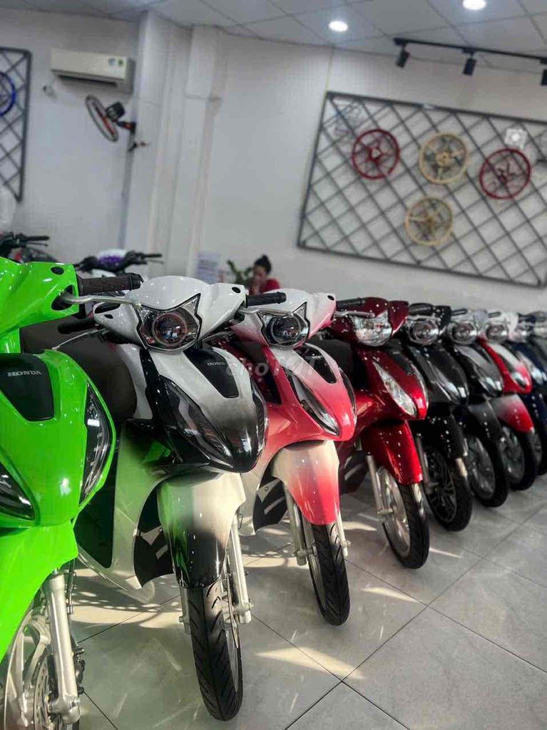 Xã kho bán gấp Vision 50CC-110CC đủ màu. Mua bán Xe máy tại Quận 12 Tp Hồ Chí Minh được đăng bởi Thanh Hằng hình 10