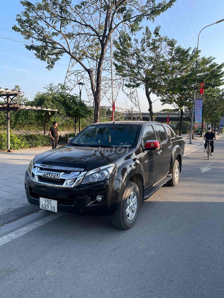 Isuzu Dmax 2013 số at máy 3.0 xe đẹp chất cho ae. Mua bán Ô tô tại Quận Ba Đình Hà Nội được đăng bởi lê phi hình 13