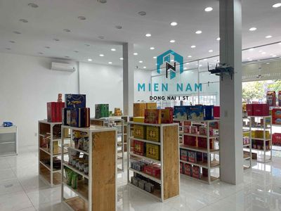 Cho thuê Mặt bằng đẹp ngang 10m mặt tiền đường Cách Mạng Tháng Tám. Cho thuê văn phòng, mặt bằng kinh doanh tại Thành phố Biên Hòa Đồng Nai được đăng bởi Trần Văn 