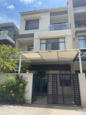 Аренда · 4 комн. · 250 м² · ул. Đường Nguyễn Tất Thành