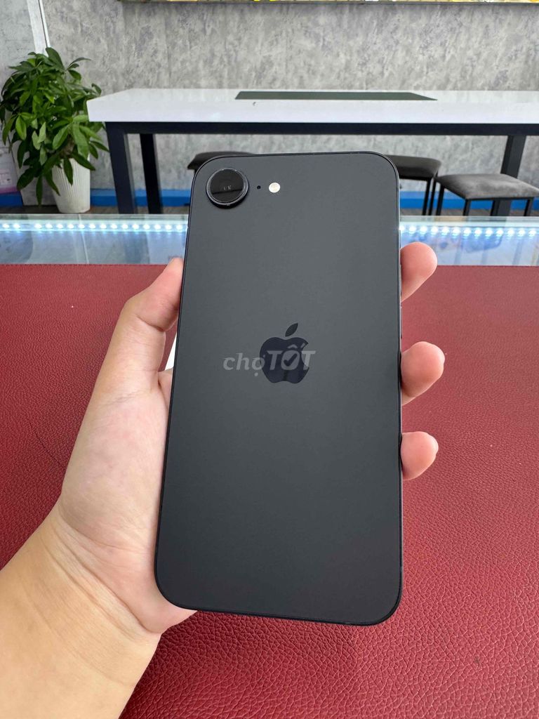 Iphone 16e 128GB Giá 10.X còn bảo hành chính hãng. Mua bán Điện thoại tại Thành phố Thủ Dầu Một Bình Dương được đăng bởi Phong Le hình 1