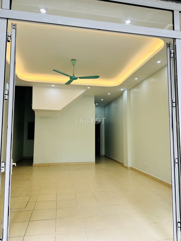 Cho thuê thuê LK 96 Nguyễn Huy Tưởng:75m2, 5 tầng,thang máy