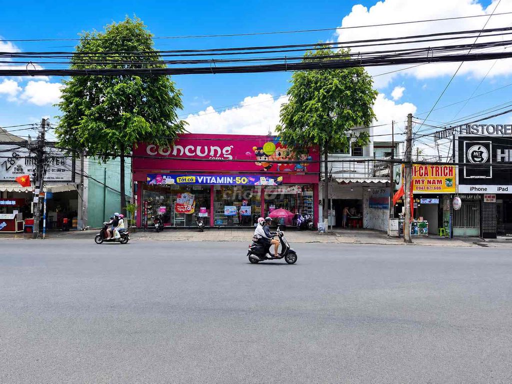 Mặt bằng cho thuê ngay ngã ba Tam Hiệp