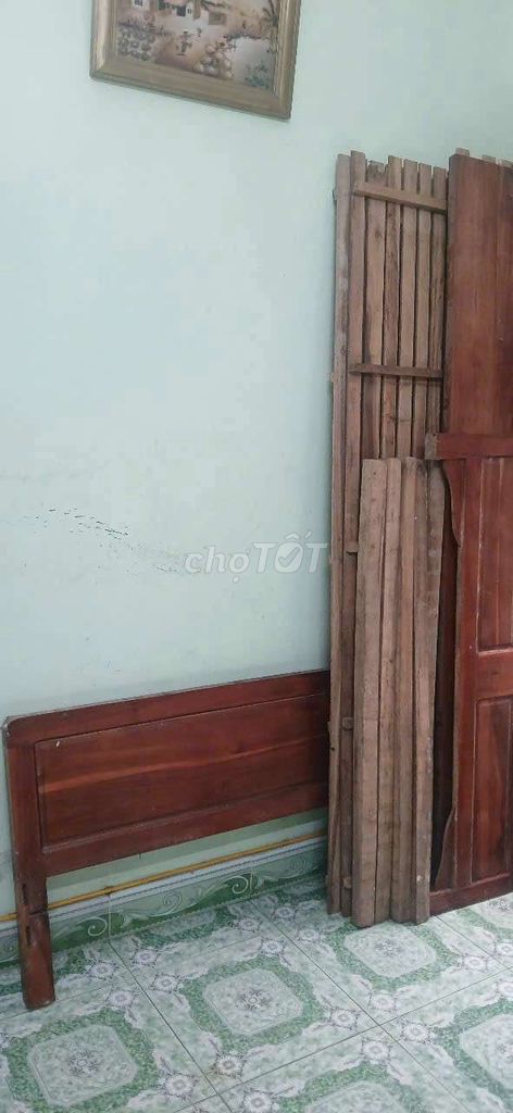 Giường gỗ xoan đào 1.2m màu nâu. Mua bán Giường, chăn ga gối nệm tại Quận Đống Đa Hà Nội được đăng bởi Chị My hình 1