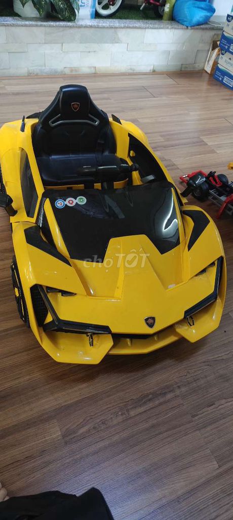 Xe ô tô điện trẻ em Lamborghini Vàng. Mua bán Mẹ và bé tại Quận Hải Châu Đà Nẵng được đăng bởi Jack Le hình 1