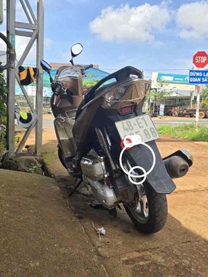 Xe tay ga Honda Air Blade 2013 màu vàng đồng. Mua bán Xe máy tại Huyện Đắk Mil Đắk Nông được đăng bởi Phúc Lê