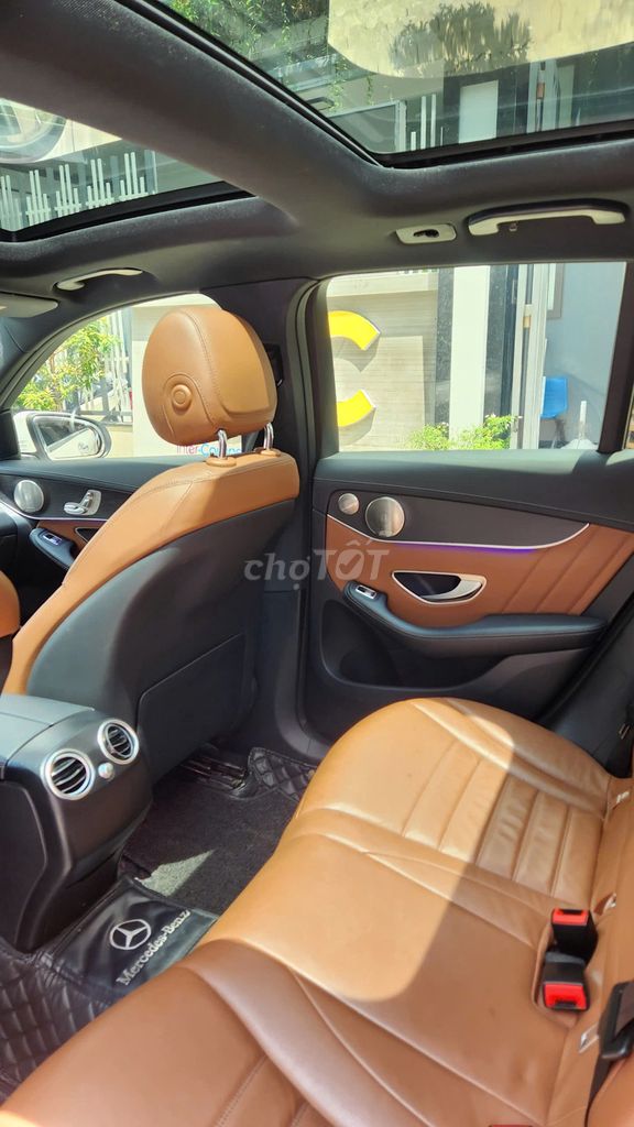 Gia đình bán GLC300 sx 2022 Tên công ty. Mua bán Ô tô tại Quận 4 Tp Hồ Chí Minh được đăng bởi tuấn hình 17