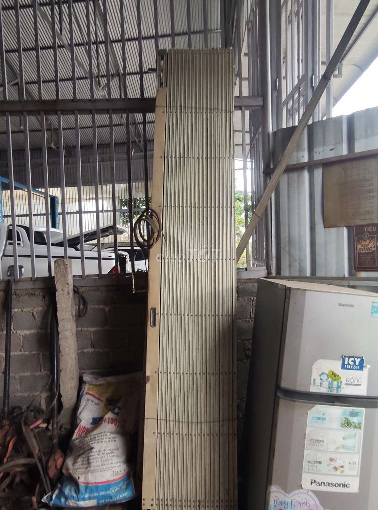 Cửa kéo Đài Loan Kim loại 4m x 2m16. Mua bán Nội thất, đồ gia dụng khác tại Thành phố Bảo Lộc Lâm Đồng được đăng bởi geiw hsuw hình 1