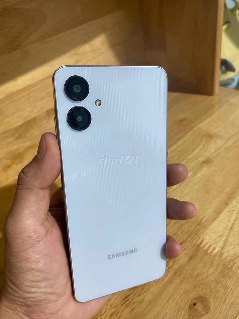 Samsung Galaxy A06 Trắng. Mua bán Điện thoại tại Huyện Củ Chi Tp Hồ Chí Minh được đăng bởi Quang Huy hình 1