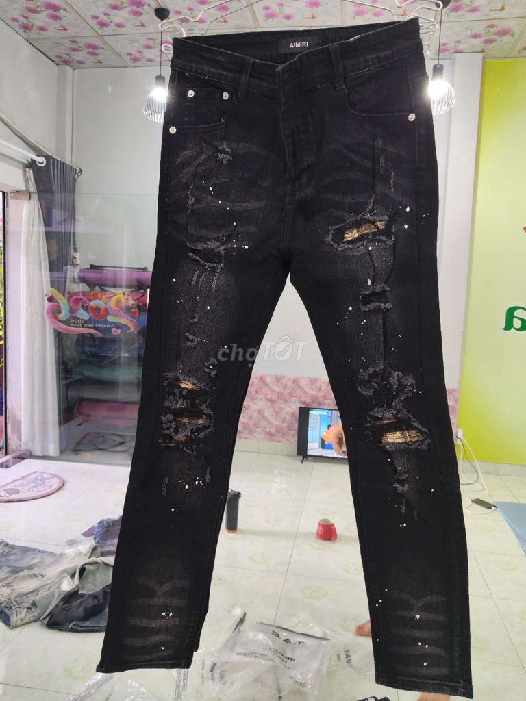 Quần jean rách AMIRI size 28. Mua bán Quần áo tại Huyện Hóc Môn Tp Hồ Chí Minh được đăng bởi five star  hình 1