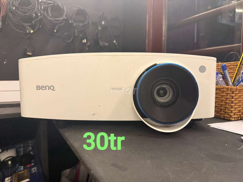 Máy chiếu BenQ LU935 . Mua bán Đồ dùng văn phòng tại Quận Ngũ Hành Sơn Đà Nẵng được đăng bởi Vo Thao Ly  hình 1