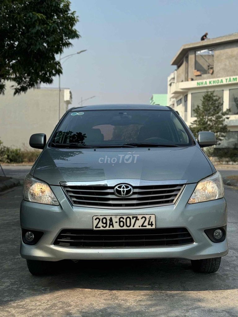 Toyota Innova 2012 E - 140000 km