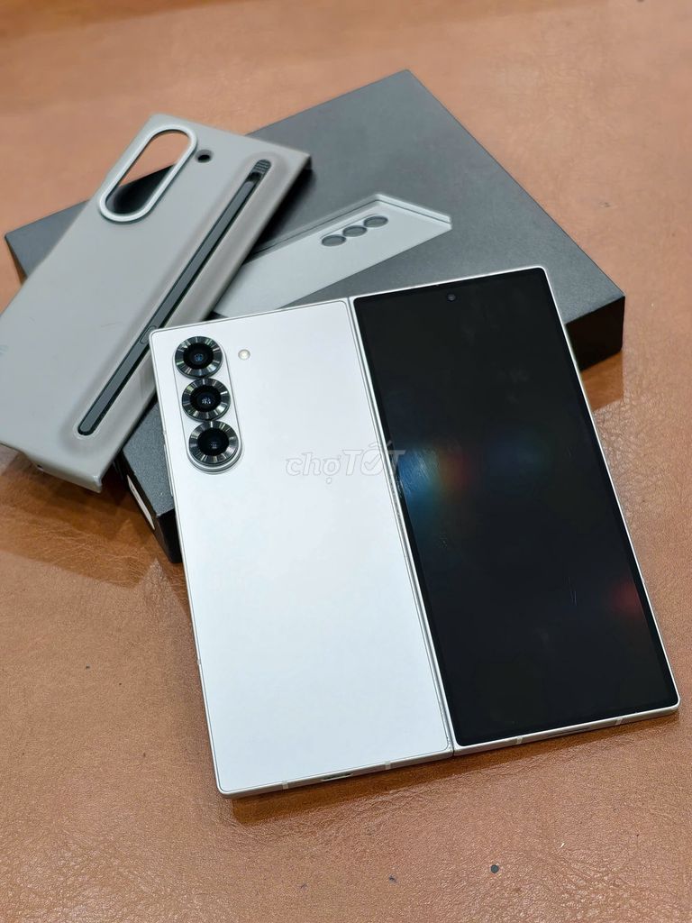 Samsung Galaxy Z Fold 6 256gb VN Fullbox  + Ốp Bút. Mua bán Điện thoại tại Quận Đống Đa Hà Nội được đăng bởi Hn Store hình 1