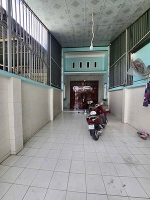 Chính chủ bán: hẻm xe tải QL 1A, 3 PN, dt 4.3*25 m, trung tâm thị trấn. Mua bán nhà ở tại Huyện Bến Lức Long An được đăng bởi Nguyệt