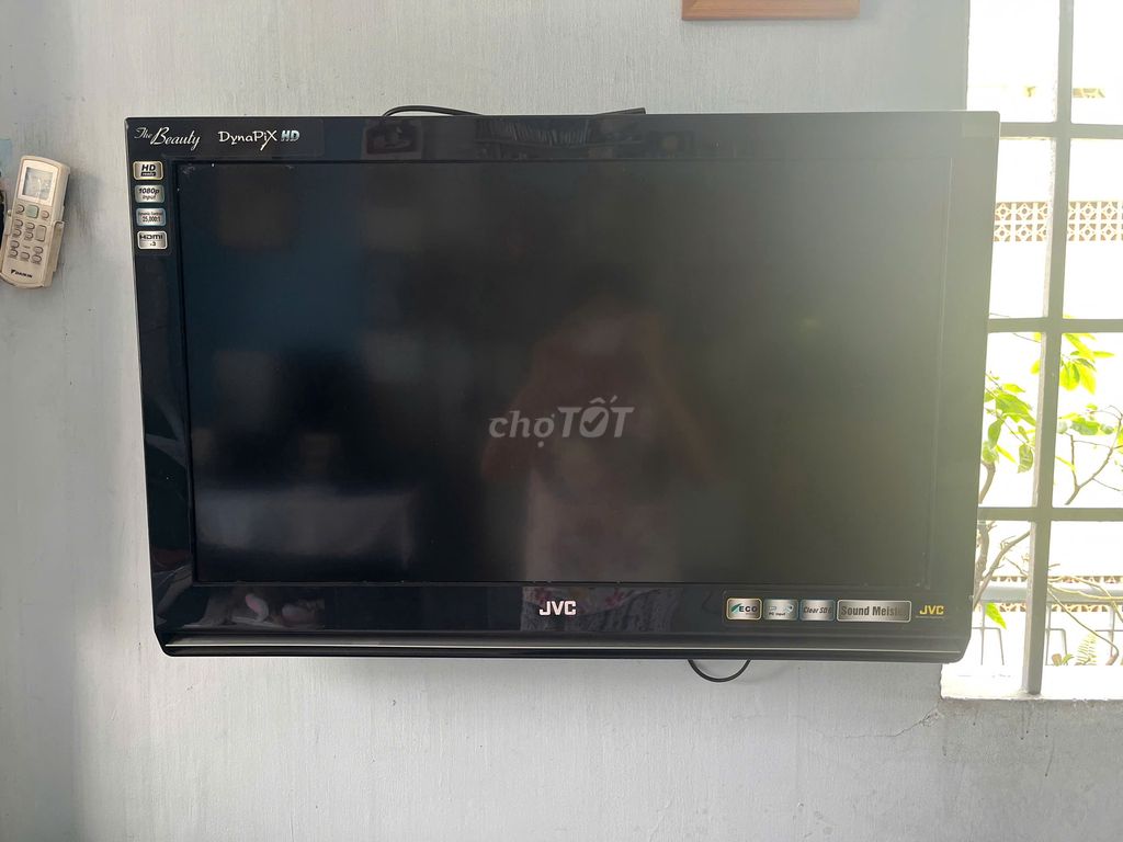 Tivi JVC DynaPIX HD 32 inch + Đế + Giá treo. Mua bán Tivi, Âm thanh tại Quận 4 Tp Hồ Chí Minh được đăng bởi Thy hình 1
