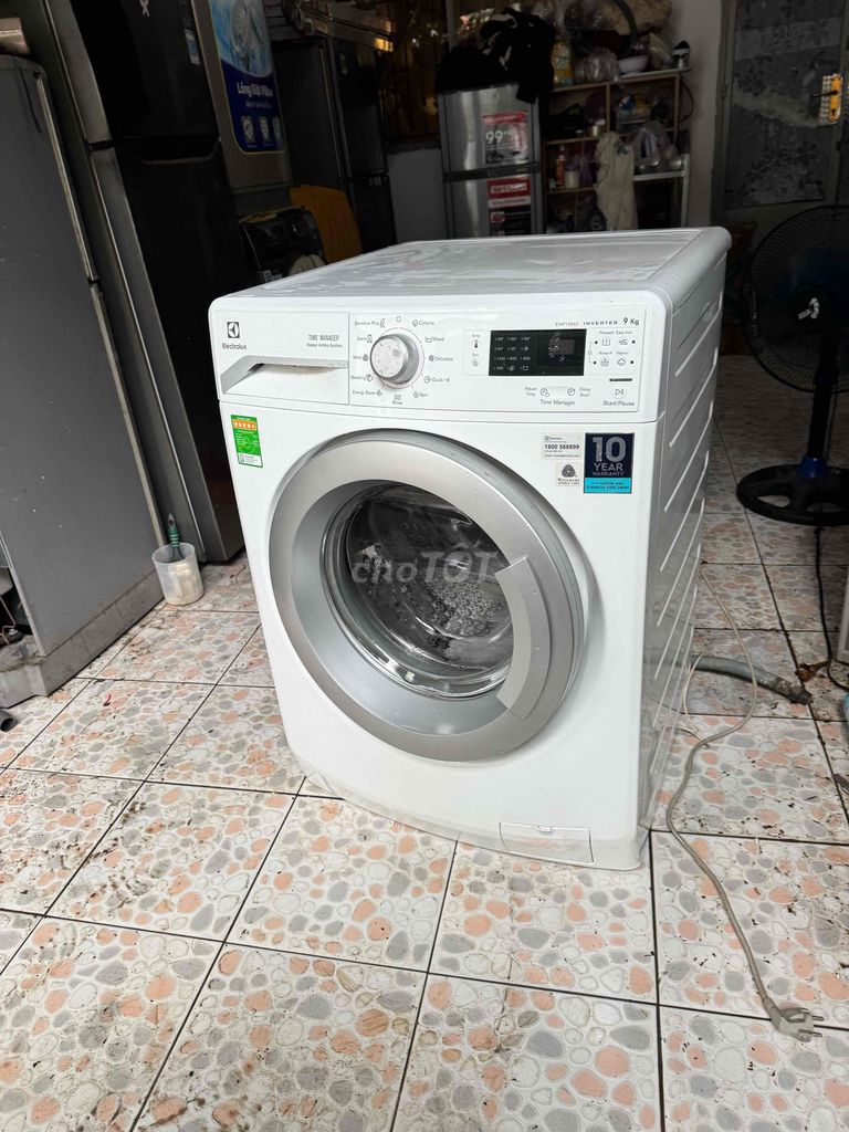 Máy giặt Electrolux 9kg Inverter Trắng cũ. Mua bán Máy giặt tại Thành phố Thủ Đức Tp Hồ Chí Minh được đăng bởi Điện máy Kelvin Phan hình 1