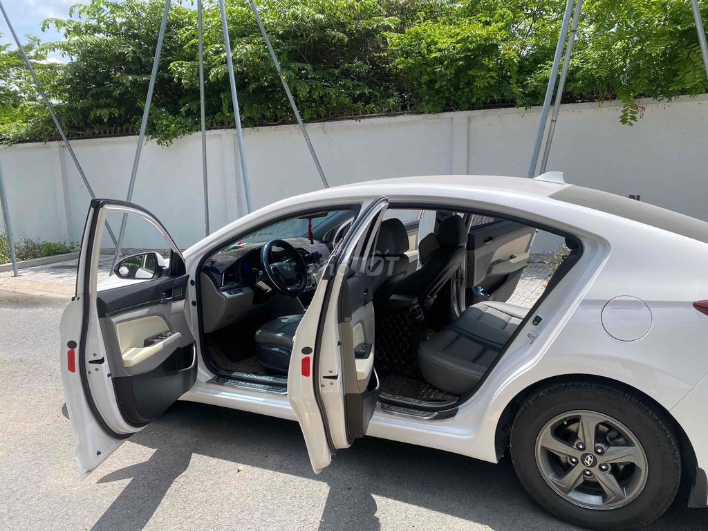 Hyundai Elantra 2016 1.6 MT - 12V. Mua bán Ô tô tại Thành phố Thuận An Bình Dương được đăng bởi Phong Bình Dương hình 6