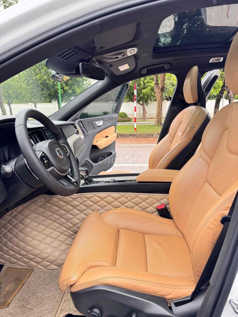 Volvo XC60 T6 awd Inscription 2018. Mua bán Ô tô tại Quận Long Biên Hà Nội được đăng bởi Trang Gala hình 7