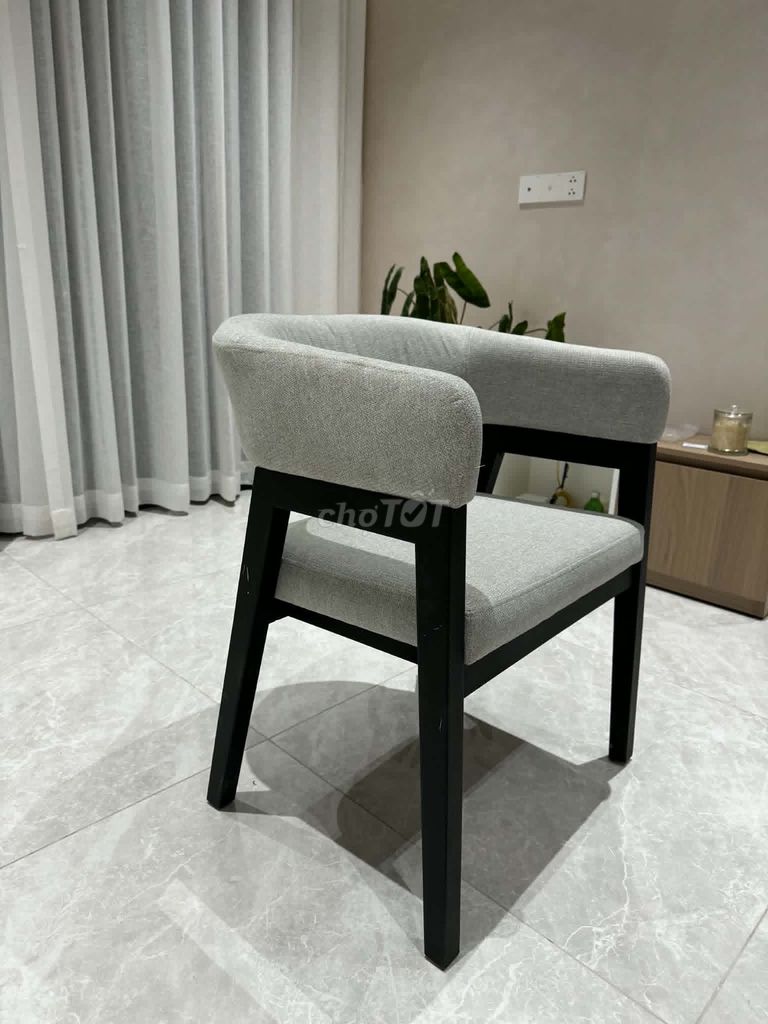 Ghế ăn gỗ sồi màu xám mới. Mua bán Bàn ghế tại Quận 7 Tp Hồ Chí Minh được đăng bởi Thuy Linh Tran hình 1