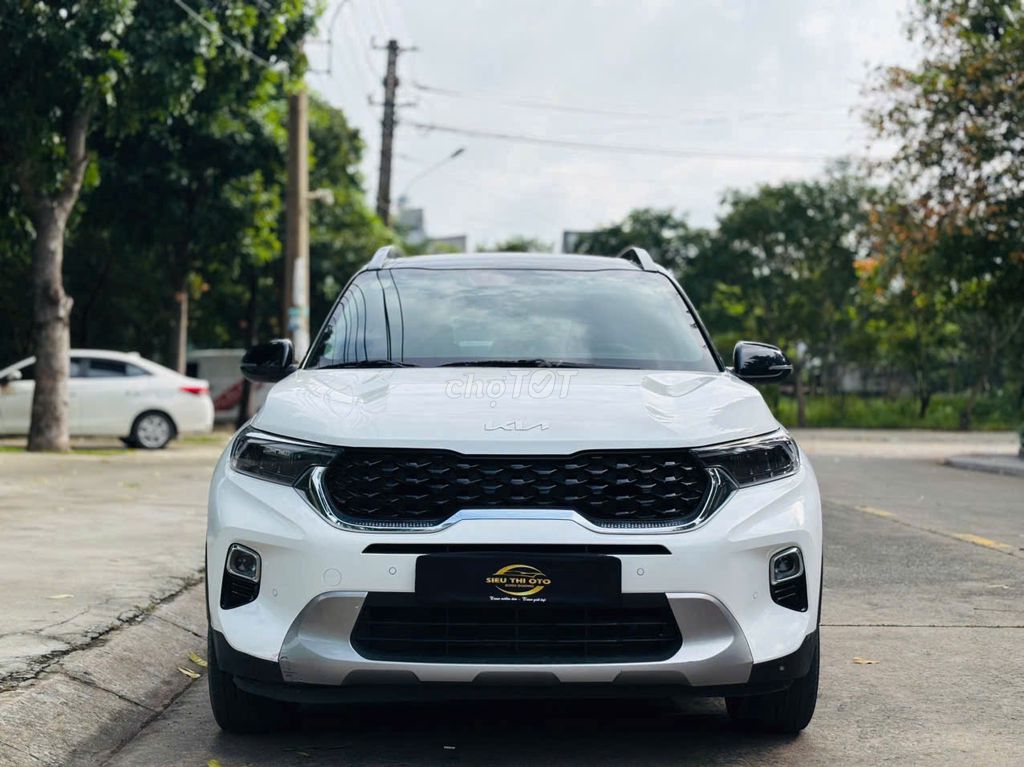 Kia Sonet SUV белый автоматическая коробка бензин 5 мест