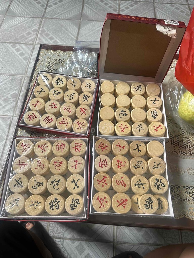 dọn nhà có 4 bộ cờ tướng 1 bộ bị thiếu 1 con