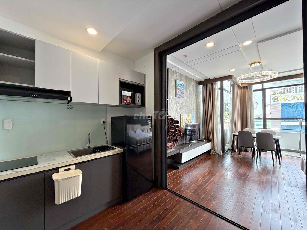 Phòng Luxury Tách Bếp, Ban Công Ngay Sân Bay - Bạch Đằng - Hồng Hà