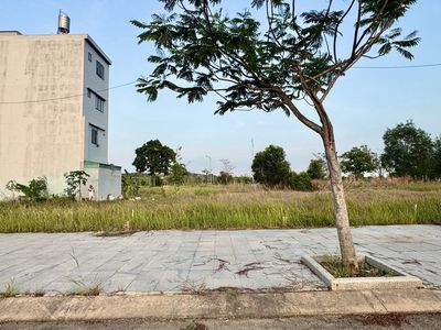 Chính chủ gửi bán nền 100m2, đường 24m ngay cổng vào Biên Hoà New City. Mua bán đất tại Thành phố Biên Hòa Đồng Nai được đăng bởi Võ Đình Nguyên