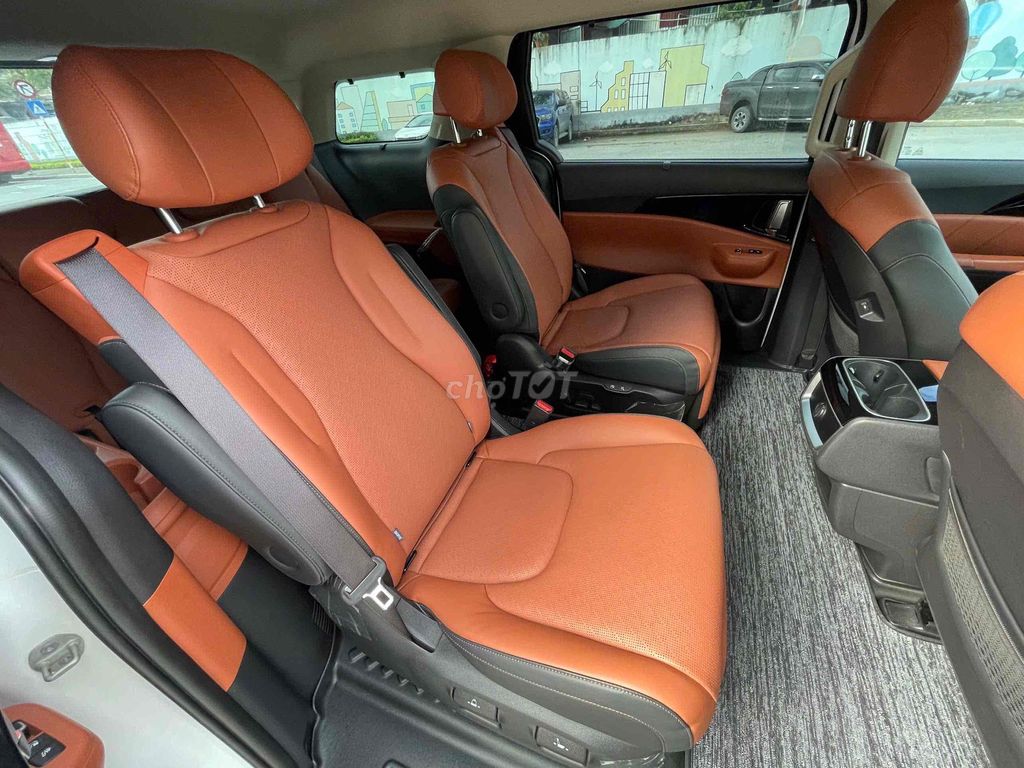 Kia Carnival Premium 7S model 2025 màu trắng. Mua bán Ô tô tại Quận Cầu Giấy Hà Nội được đăng bởi Cao Quý hình 15