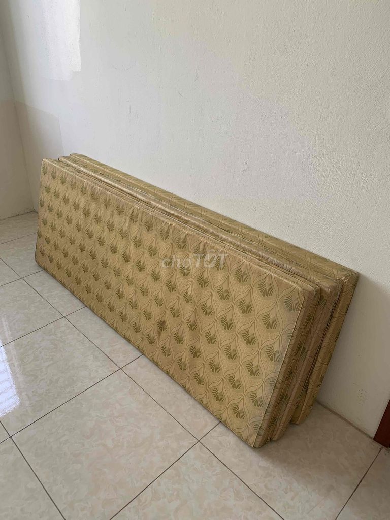 Tặng đệm 1m8x2m còn sử dụng tốt. Mua bán Giường, chăn ga gối nệm tại Quận Hoàng Mai Hà Nội được đăng bởi Ngyen Huy hình 1