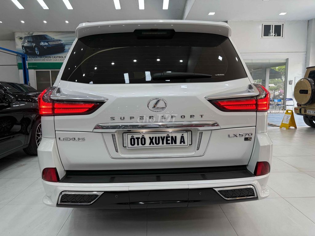Lexus LX570 2018 Trắng 93000 km. Mua bán Ô tô tại Quận Tân Bình Tp Hồ Chí Minh được đăng bởi Nguyễn Văn Lâm hình 3