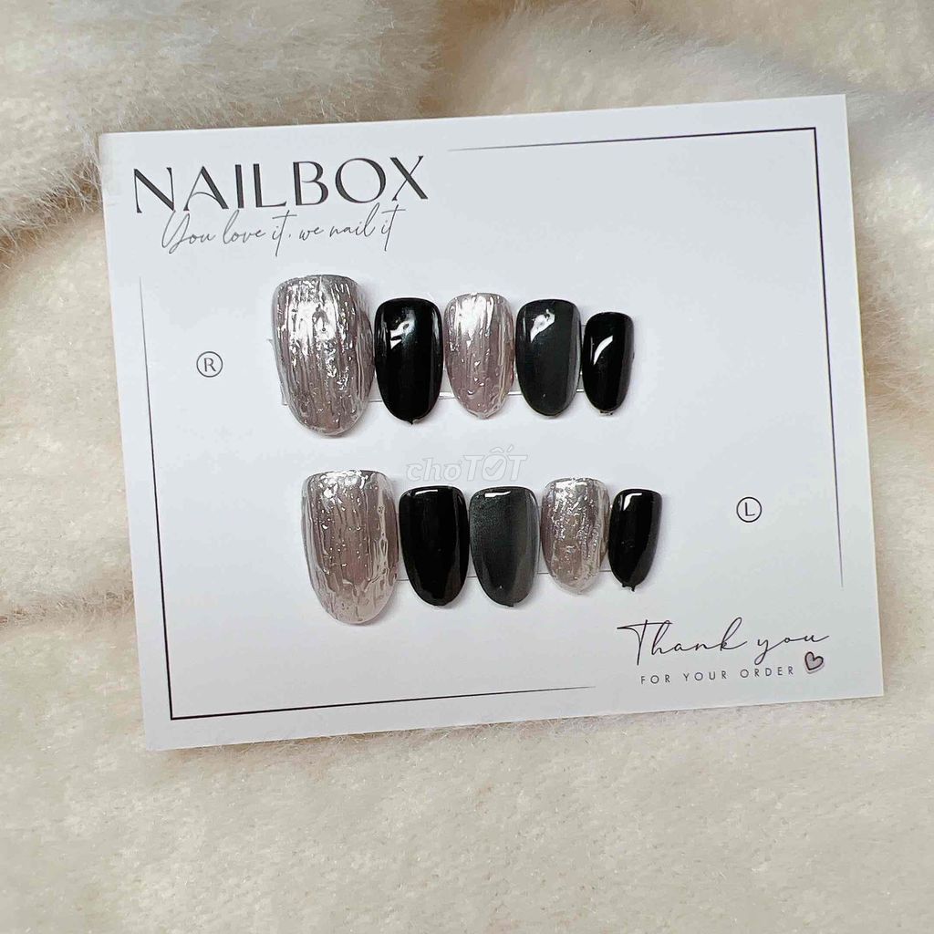 Nailbox có sẵn + phong cách cá tính