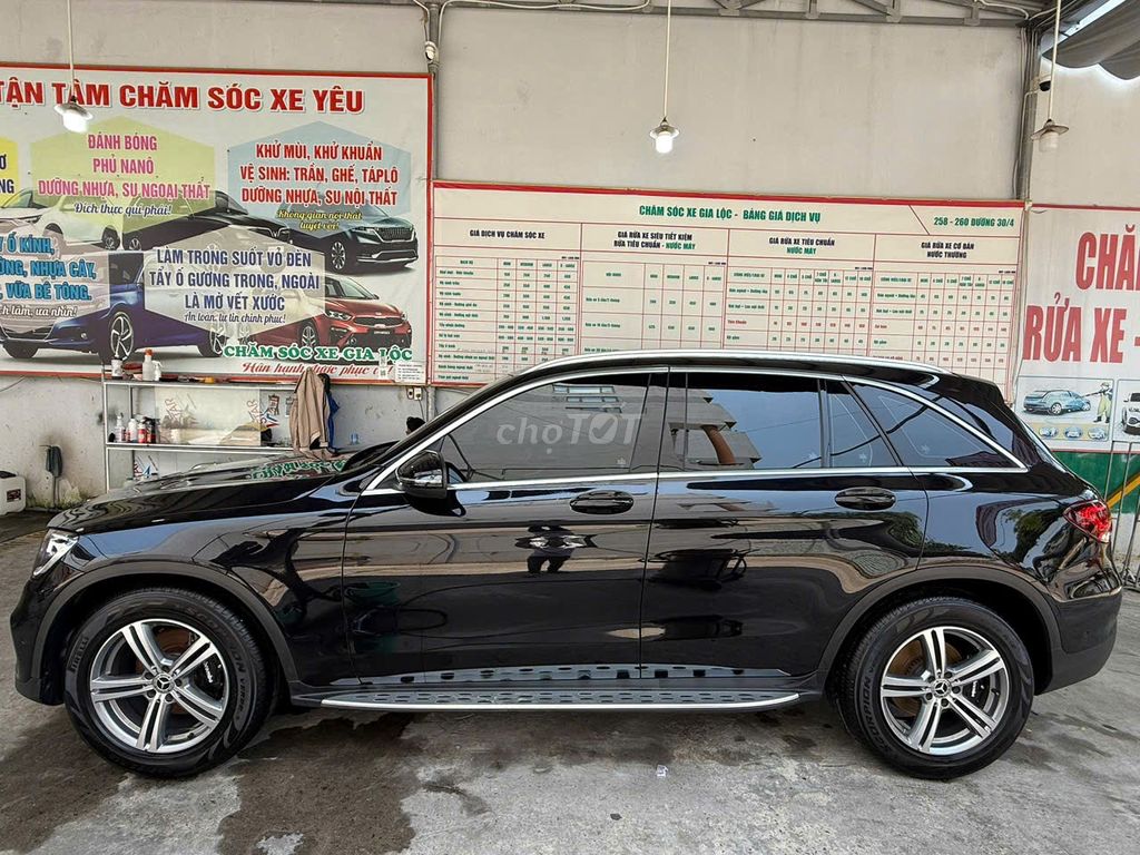 Mercedes-Benz GLC 200 2022 Đen 20000 km. Mua bán Ô tô tại Quận Hải Châu Đà Nẵng được đăng bởi Võ Thị Thanh Hoa hình 5