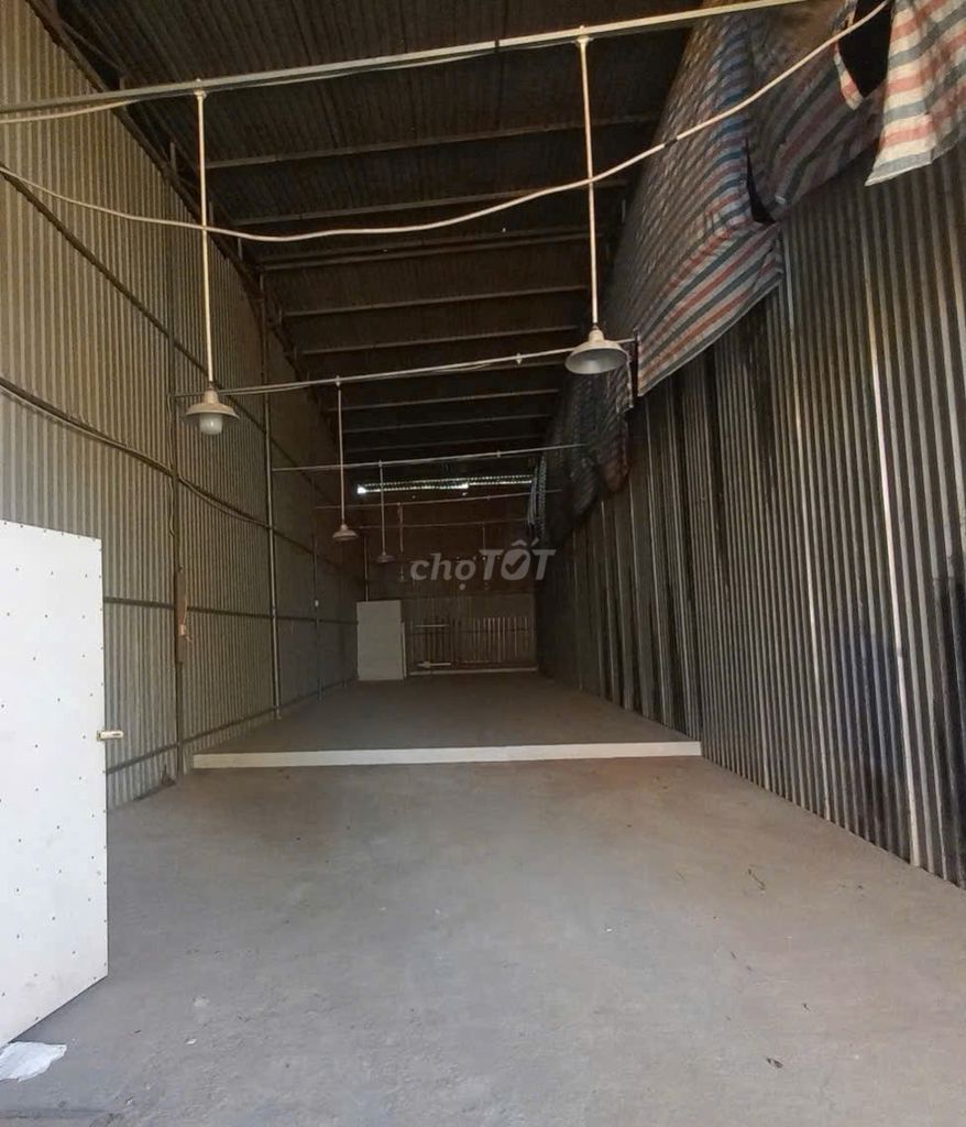 Cho thuê nhà kho Quận 7 DT 400m2 xe container vào tận cửa